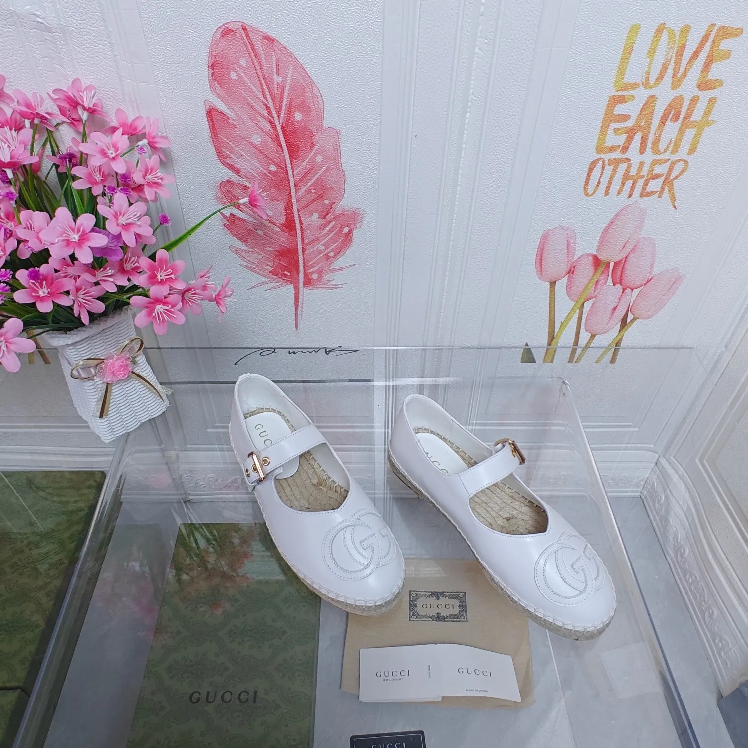 💕💕Factory direct selling price p400💕💕 👏👏👏gucci 25s new fisherman shoes👍👍👍Exclusive 🌹🌹Original one-piece outsole molding, original one-to-one molding, environmentally friendly imported sheepskin upper, sheepskin lining👍original shape, comfortable and breathable to wear, Code number 35-40 (codes 34, 41, and 42 can be customized, non-refundable)